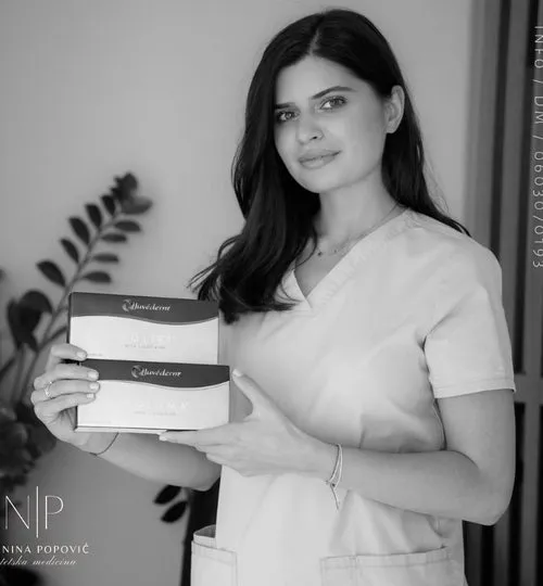 dr Nina Popović na stručnoj edukaciji o filerima